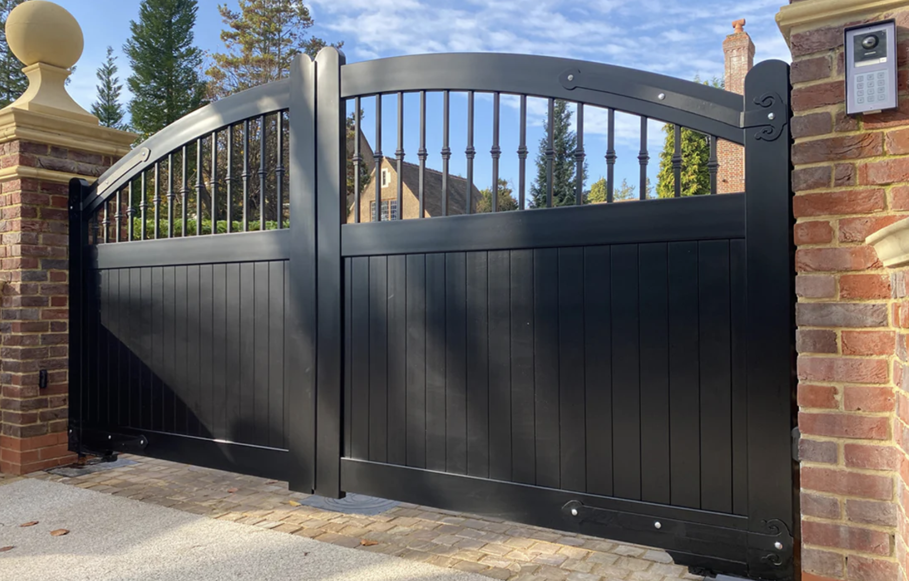 What is the Best Material for a Driveway Gate?