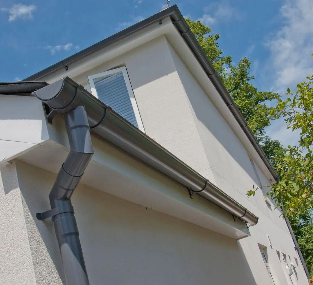 How To Deal With Guttering Problems - The Right Way - Trade Warehouse
