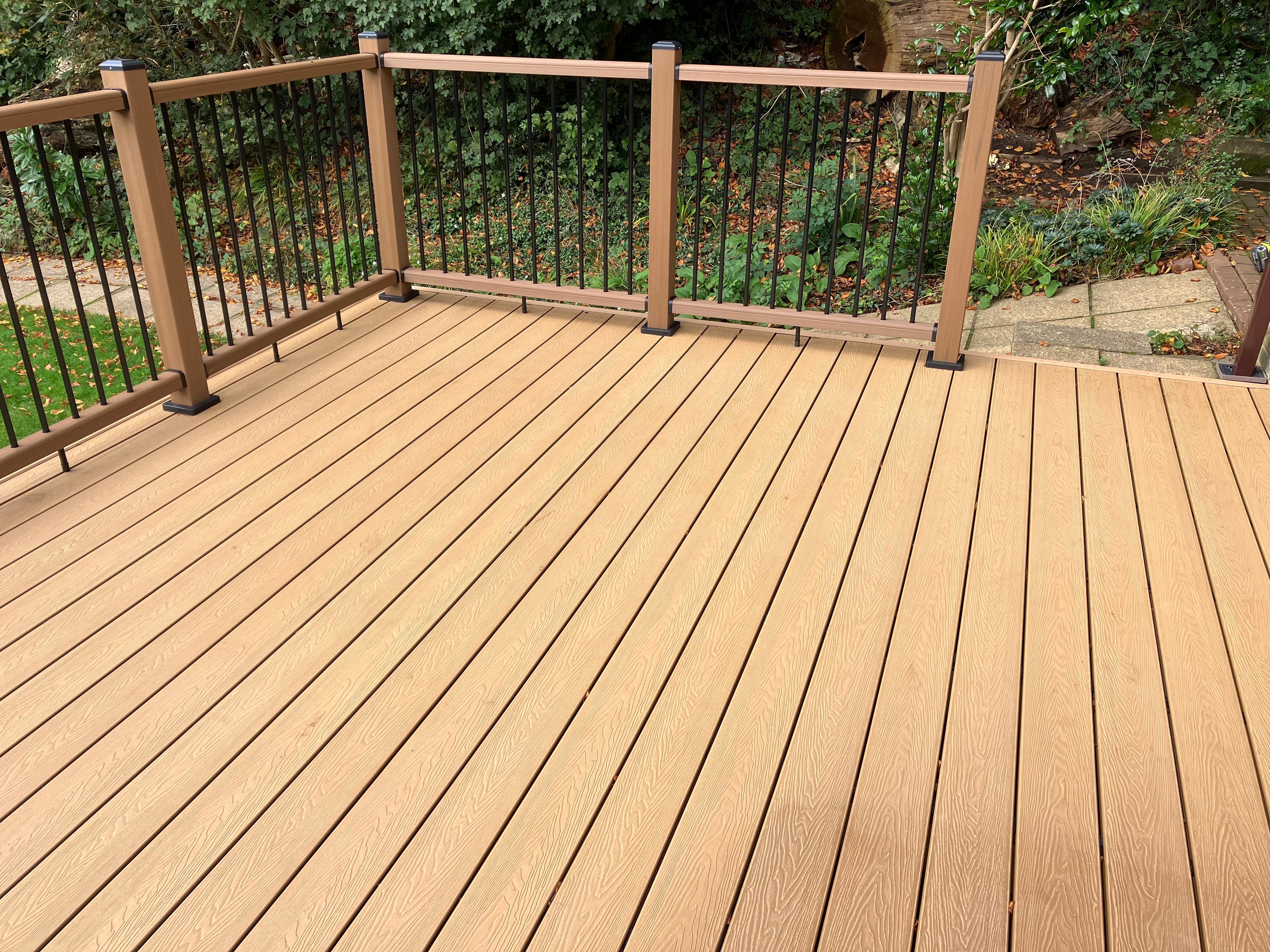 Triton 3m Double Faced Woodgrain Composite Decking Board 148mm X 25mm