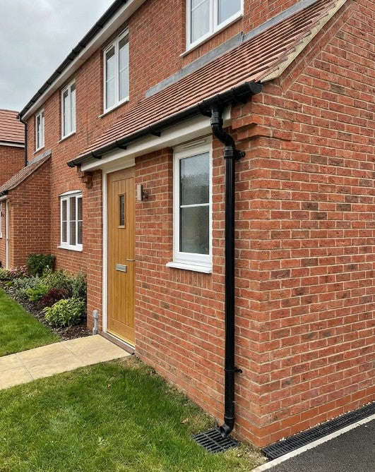 Cast Iron 4" Round Eared Downpipe x 6ft Painted