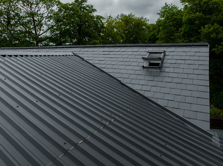 32/1000 Box Profile Polyester Paint Coated 0.5mm Metal Roof Sheet Black