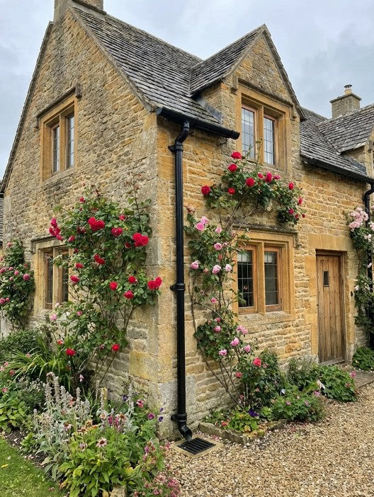 Cast Iron 4" Round Eared Downpipe x 6ft Painted