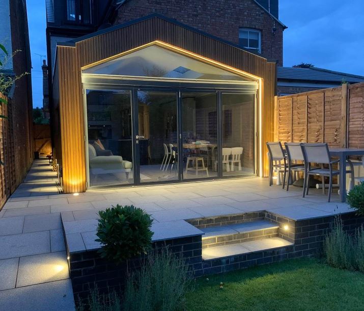 Alumasc Skyline 362mm Aluminium Coping Upstand - Suitable For 270-300mm Wall - RAL 7016 Anthracite Grey