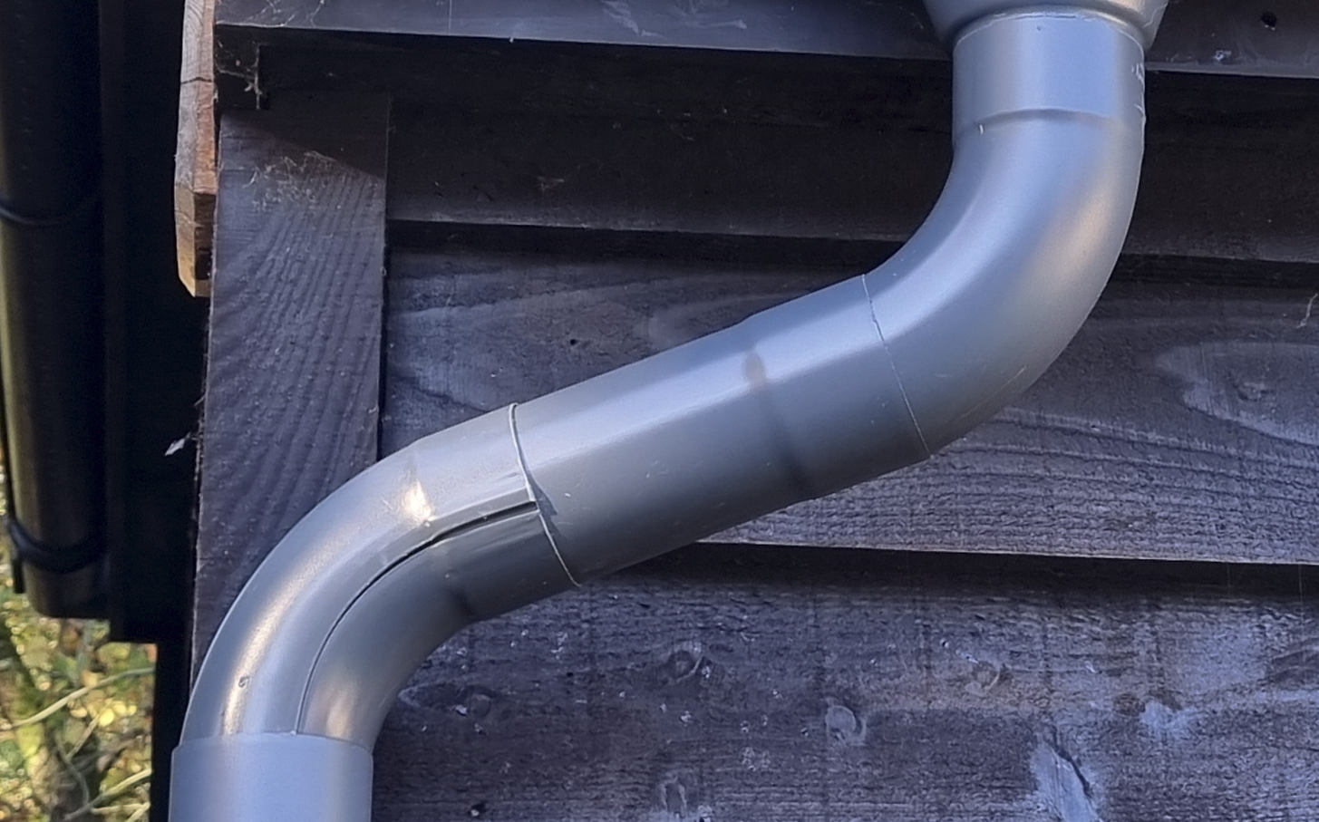 60mm Anthracite Grey Galvanised Steel Downpipe 70 Degree Bend