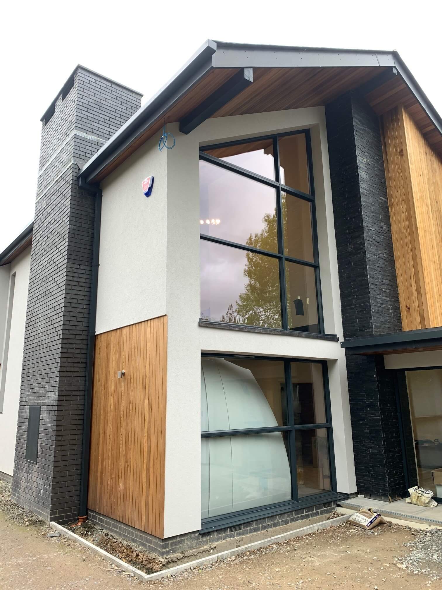 125mm (5") SnapIT Express Aluminium Half Round Fascia Bracket - RAL 9005M Matt Black