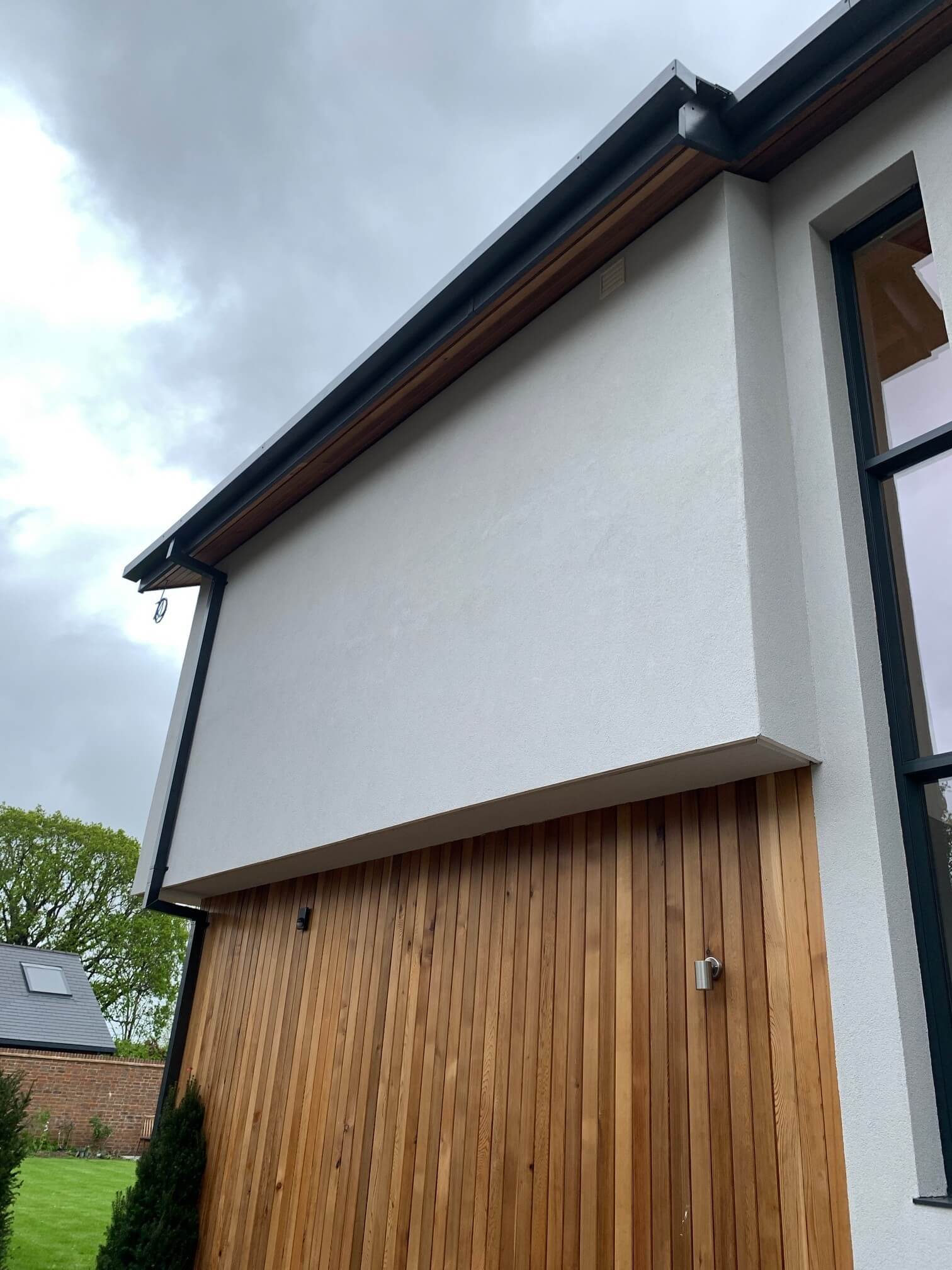 125x100mm Aluminium Box Gutter 100mm Running Outlet - Supplied with top fixing straps - RAL 9005M Matt Black