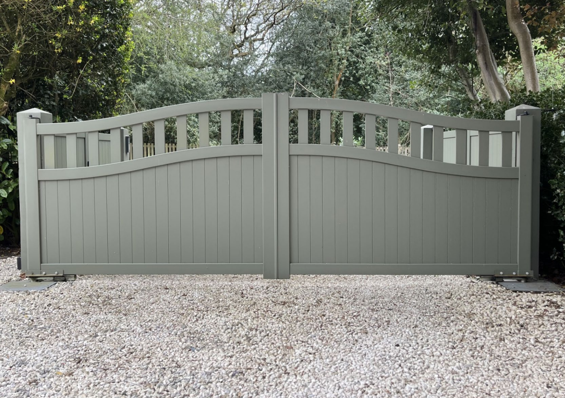 Readymade Bell Curved Top Aluminium Driveway Gates With Solid Mixed Infill