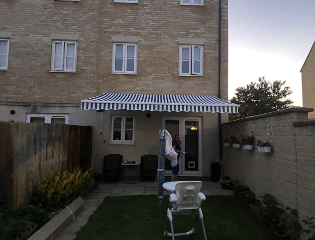 4m x 3m Manual Retractable Awning - Striped Green & White