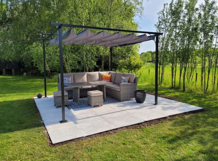 3.5m x 3.5m Metal Pergola - Grey