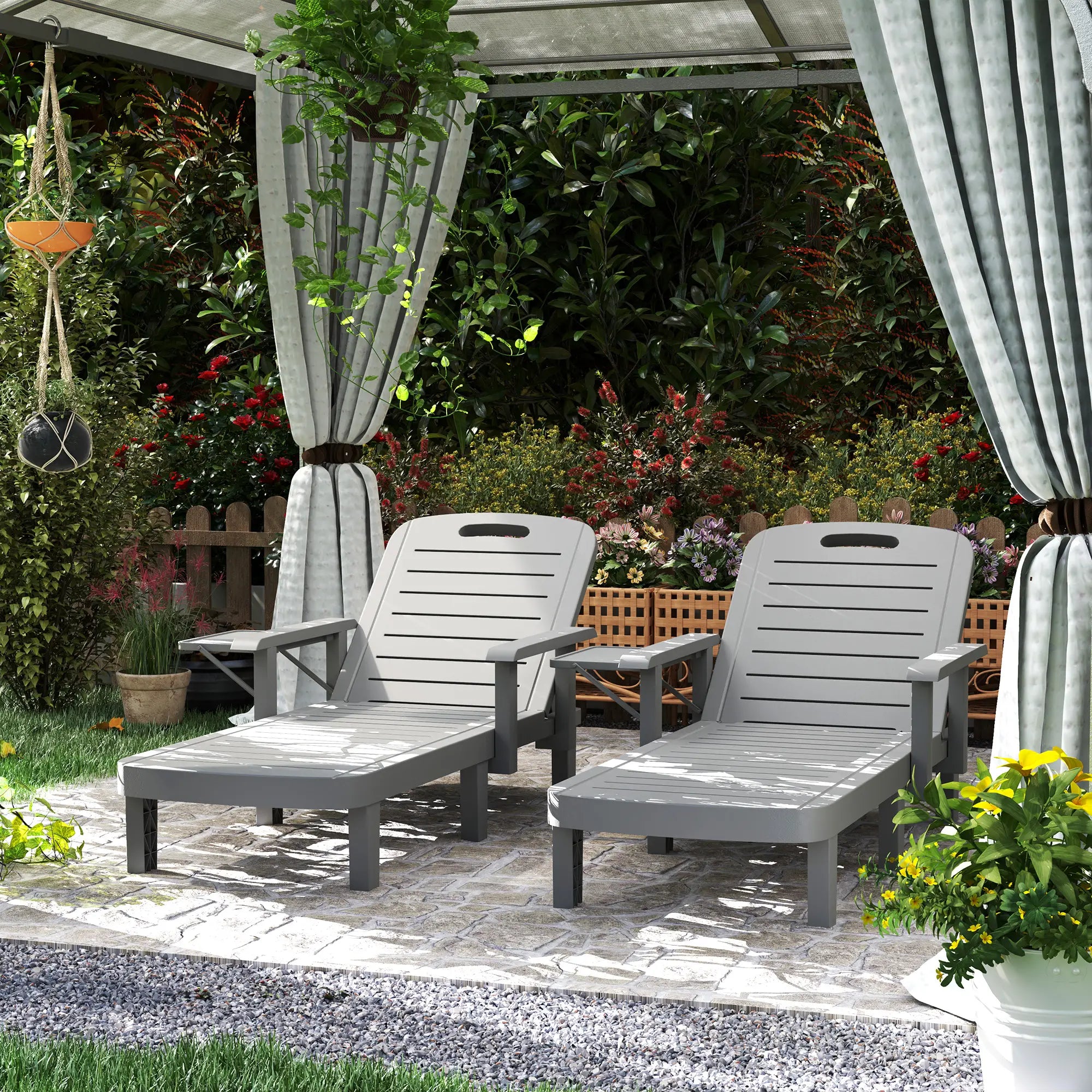 Set of 2 Resin Reclining Sun Loungers for Garden - 5 Positions - Outdoor Chaise Lounge Chairs with Wood Texture Surface, Armrests & Foldable Side Table