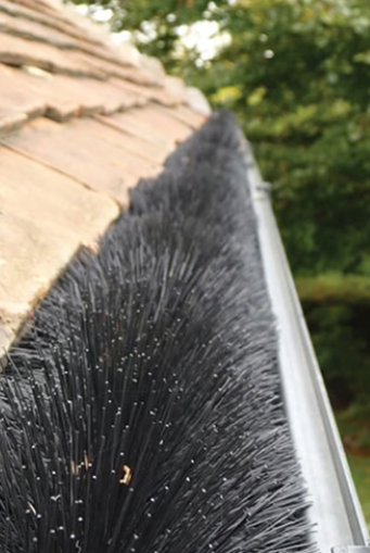 Freefoam Gutter Brush - 100mm x 4m - Pack of 10 - Black