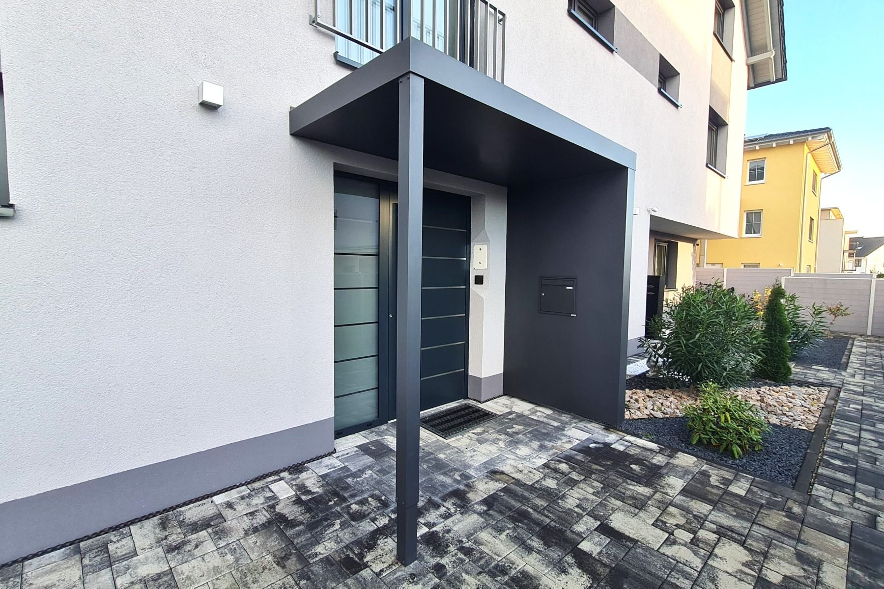 BS250PLUS (125cm projection) Aluminium Canopy with Post, Side Panel + LED light - 250x125cm - RAL 7016 Anthracite Grey