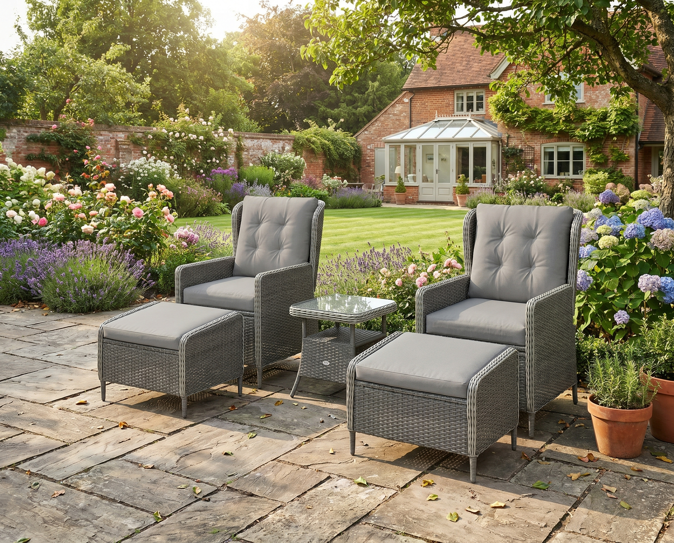 Five-Piece Charcoal Grey Reclining Rattan Chair Set for Outdoor Relaxation