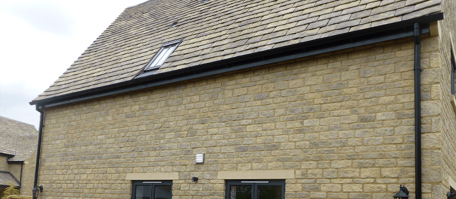 115mm (4.5") x 3m SnapIT Express Aluminium Half Round Gutter - RAL 9005M Matt Black