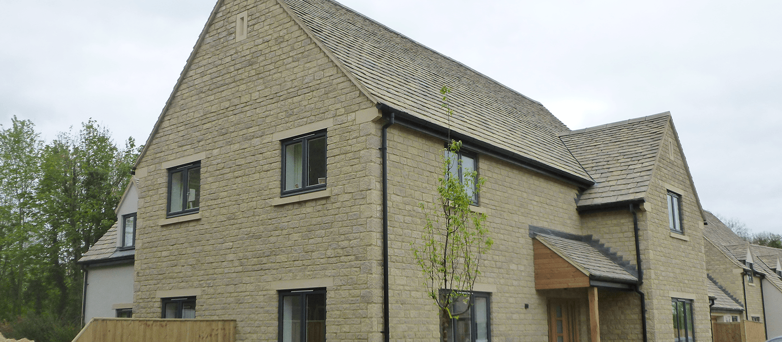 115mm (4.5") x 3m SnapIT Express Aluminium Half Round Gutter - RAL 9005M Matt Black