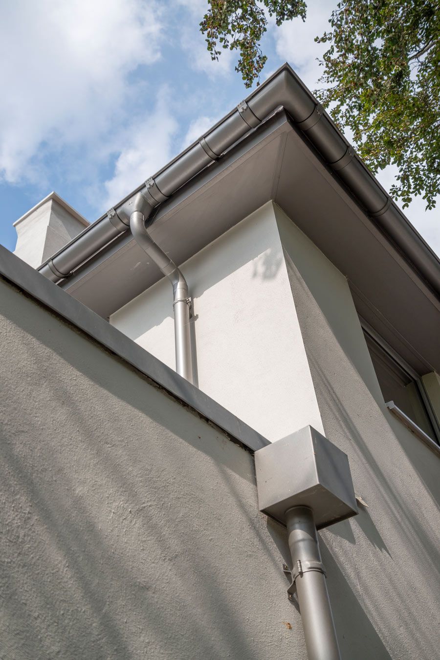 115mm Half Round Galvanised Steel 60mm 'wrap around' Gutter Outlet - Trade Warehouse