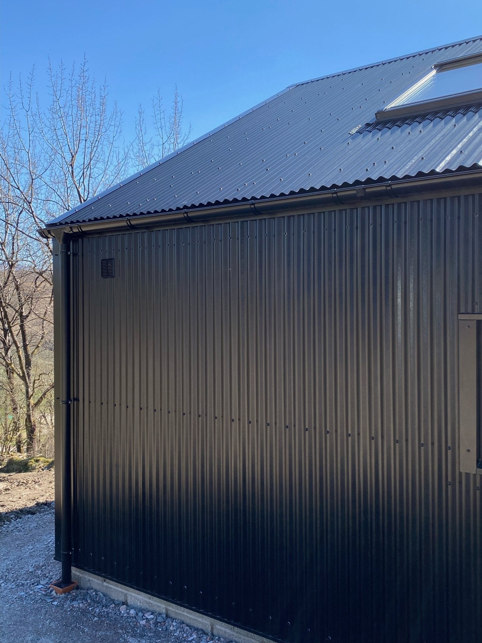 125mm Half Round Black Coated Galvanised Steel Gutter 3m Length - Trade Warehouse