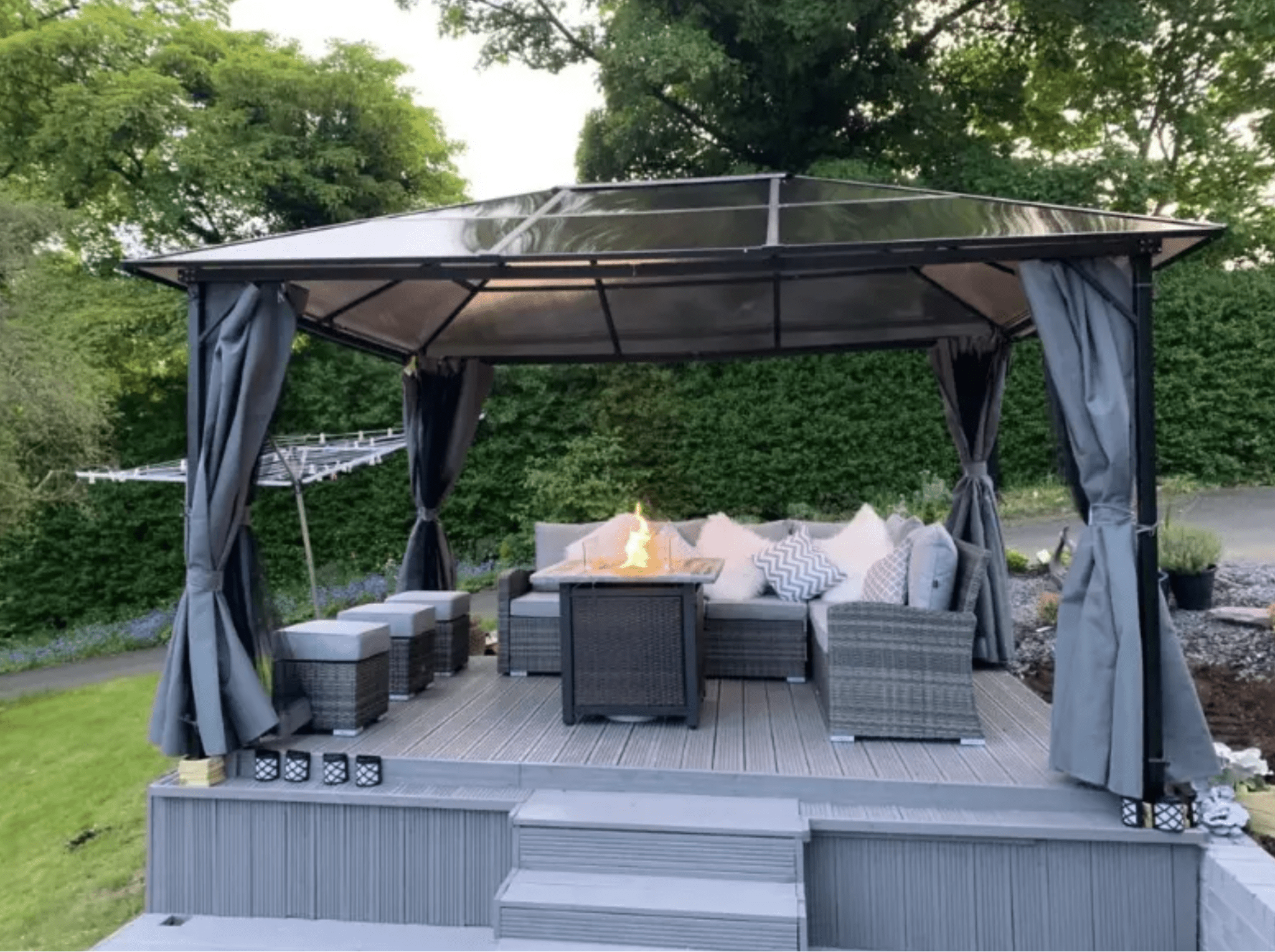 3x3 Garden Gazebo With Mesh Netting - Trade Warehouse
