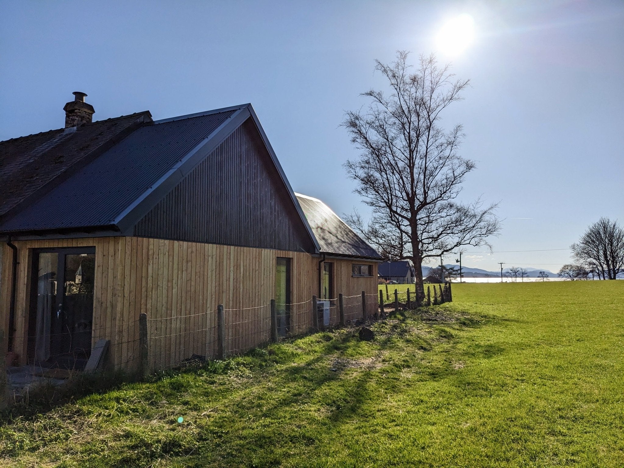 Metal PVC Plastiol Coated Anthracite Barge Flashing 200mm x 200mm x 3000mm - Trade Warehouse