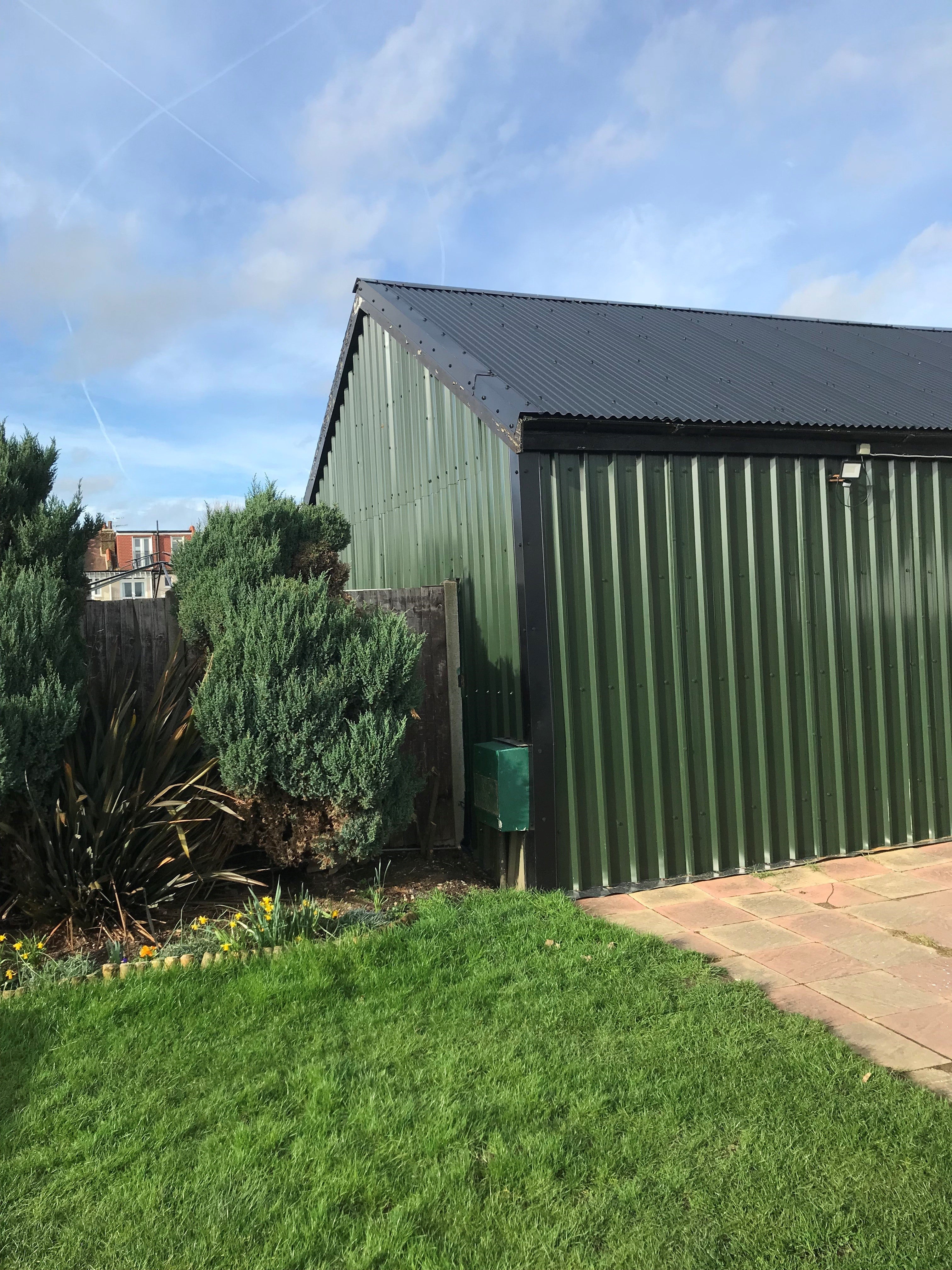 32/1000 Box Profile PVC Plastisol Coated 0.5mm Metal Roof Sheet Juniper Green