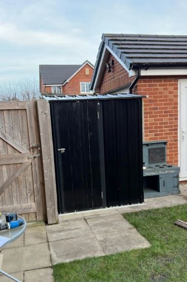 5.3ft x 3.1ft Black Metal Shed