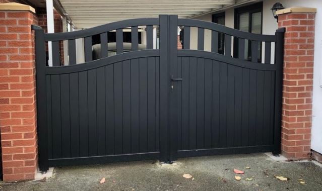 Readymade Bell Curved Top Aluminium Driveway Gates With Solid Mixed Infill