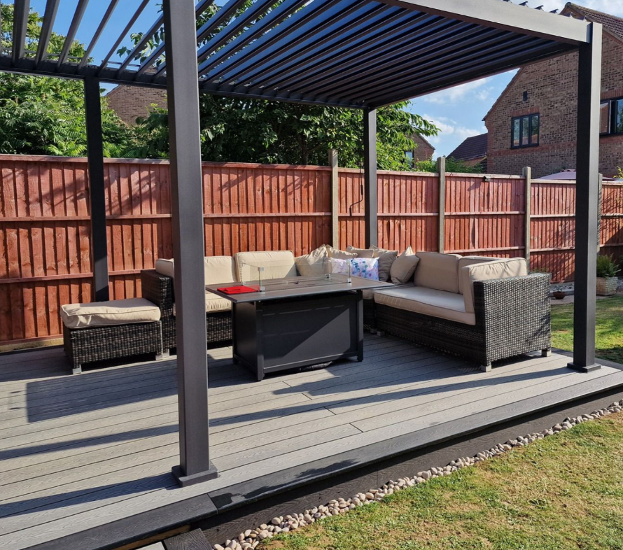 4m Woodgrain Effect Reversible Composite Decking Board