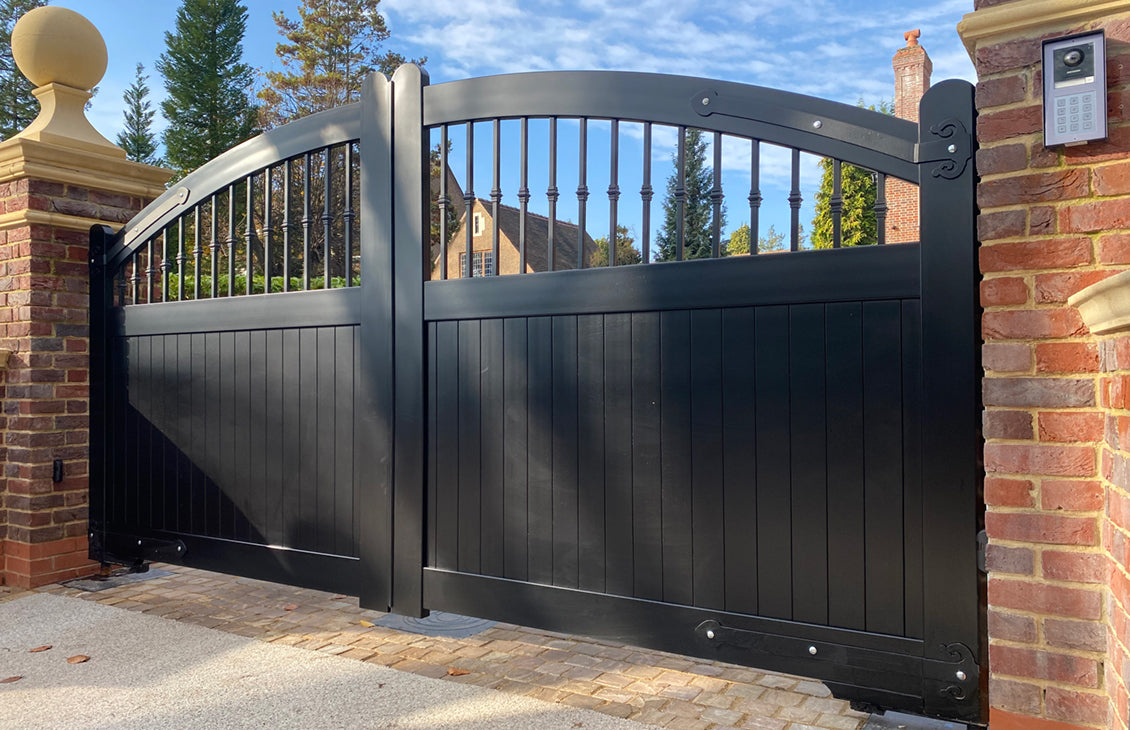 Curved Top Aluminium Driveway Gates With Mixed Infill