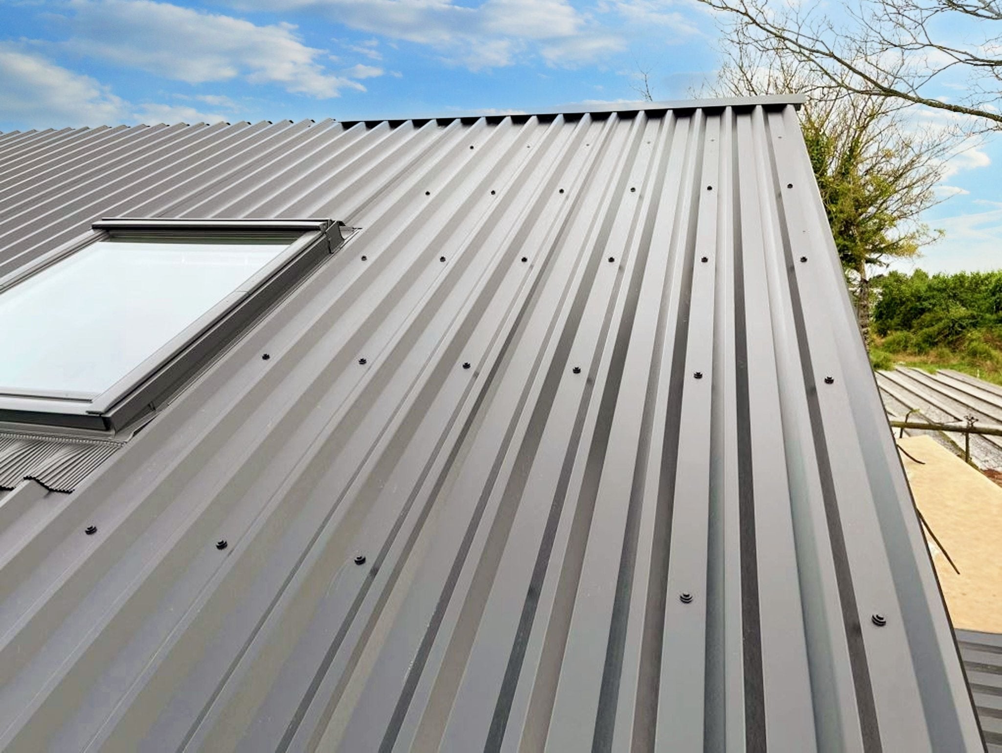 32/1000 Box Profile PVC Plastisol Coated 0.7mm Metal Roof Sheet Black - Trade Warehouse