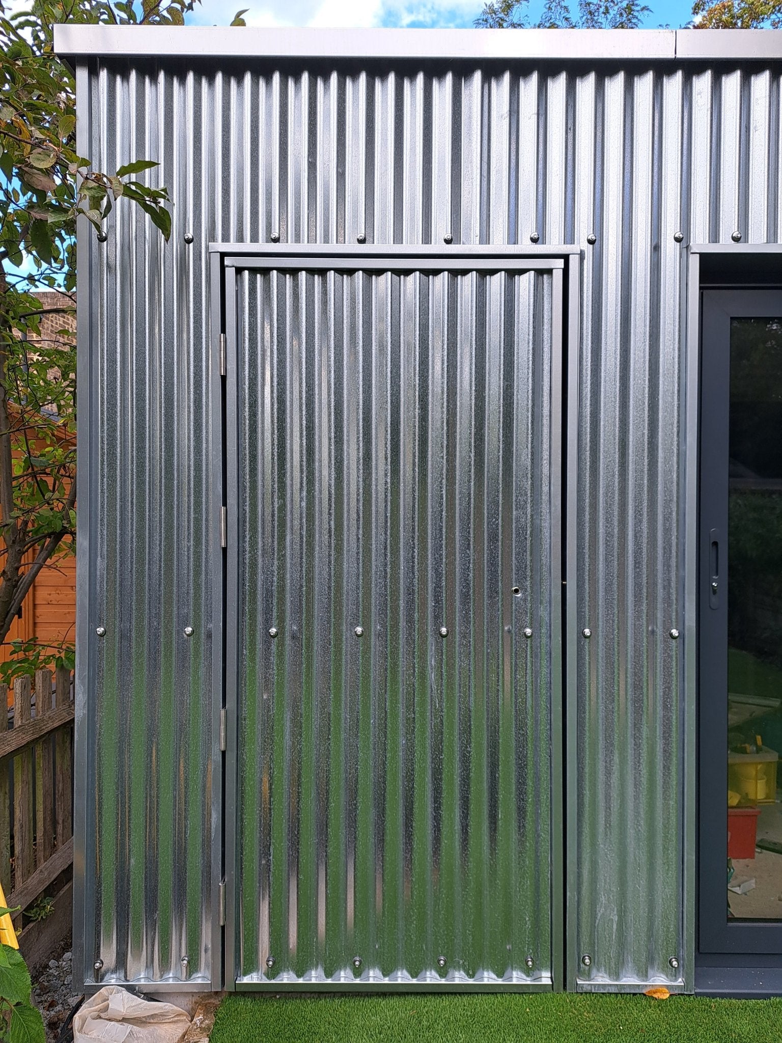 Corrugated 13/3 Profile Plain Galvanised finish 0.7mm Metal Roof Sheet - Trade Warehouse
